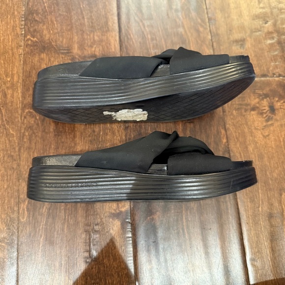 Donald J. Pliner Folley Black Crepe Elastic Platform Slip On Sandals Size 6 - Picture 6 of 11